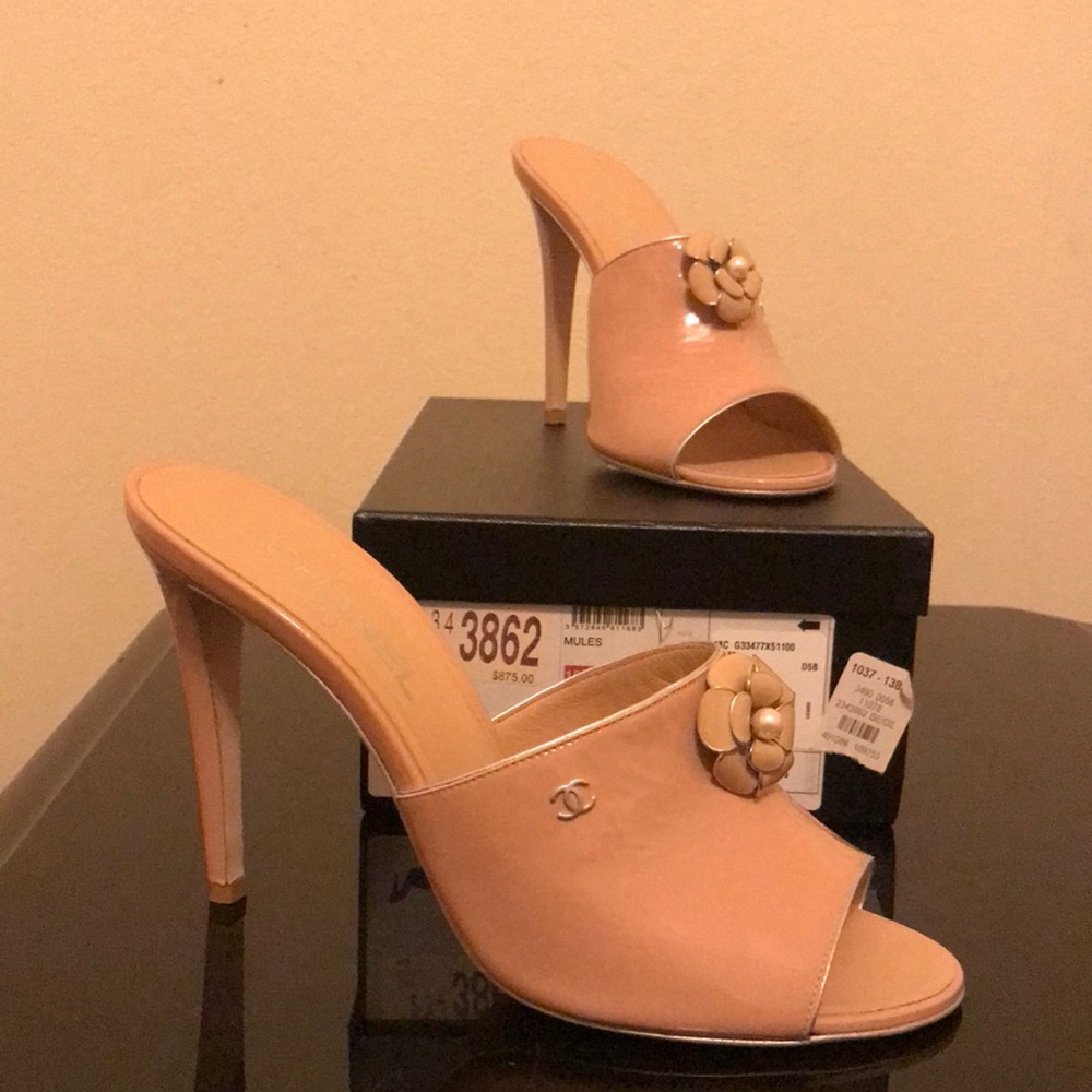 Patent leather Chanel heels